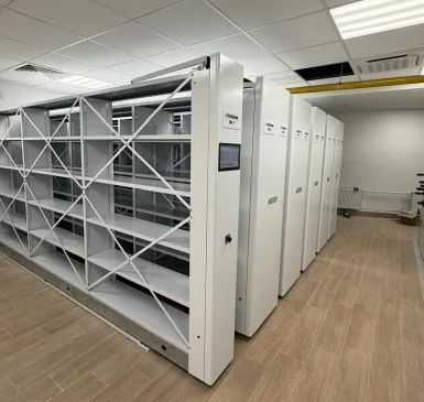 Современный мобильный архив под балки и неровный пол